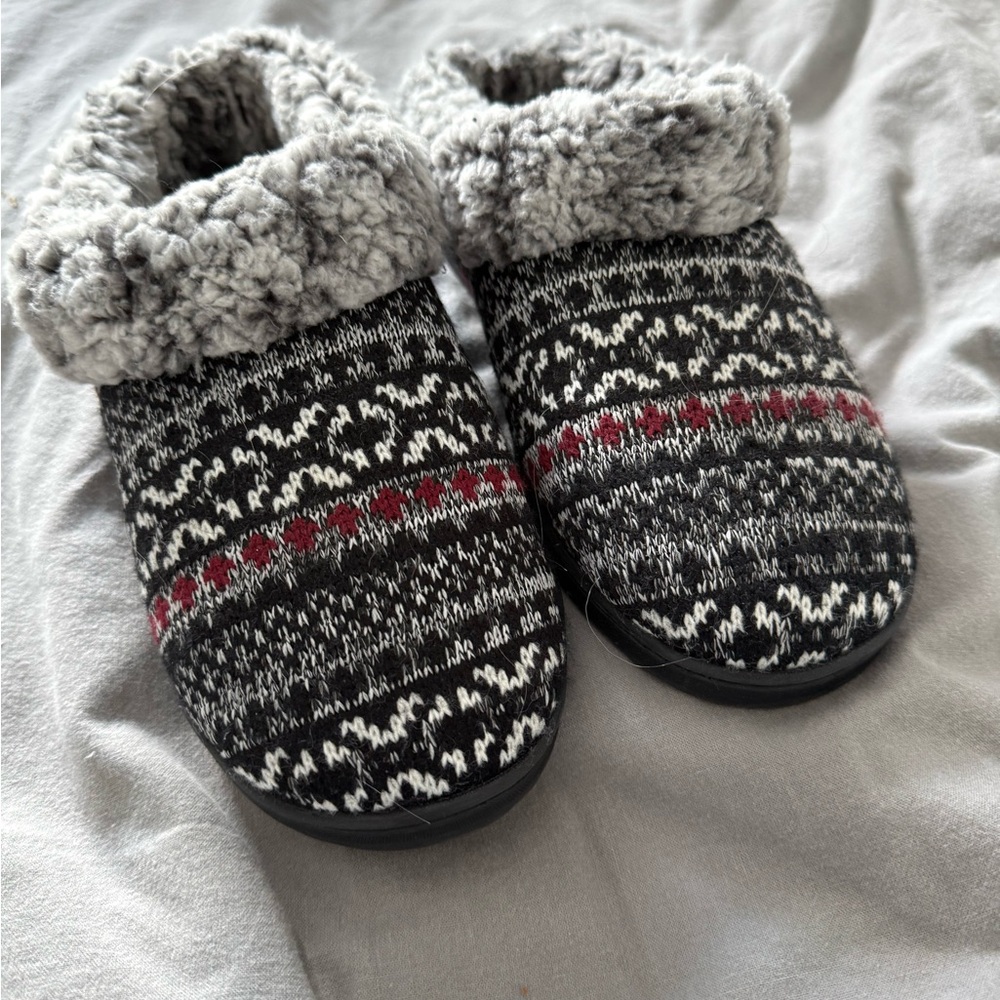 Cozy Knit Slippers with Faux Fur Lining